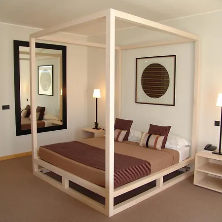 Lavanda Miravillas فندق 4*